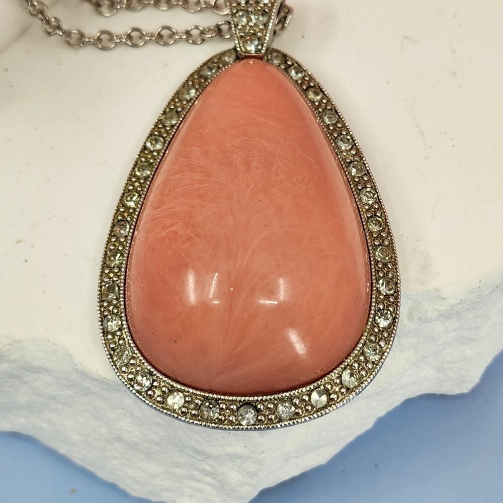Avon Pink Teardrop Cabochon Rhinestone Pendant Necklace Silver Tone Vintage